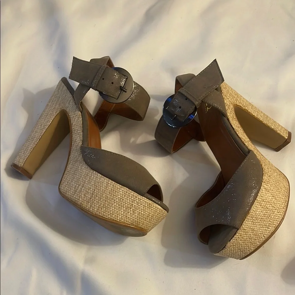 Bakers Gray Platform Heels‎ Excellent Condition